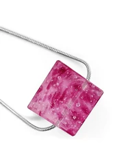 CUBE nyaklánc medállal, málna-színtelen