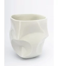 "Hajtogatott" porcelán kávéscsésze