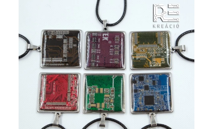 Igazi újjászületés: ékszerek SIM kártyából, alaplapból és más ketyerékből